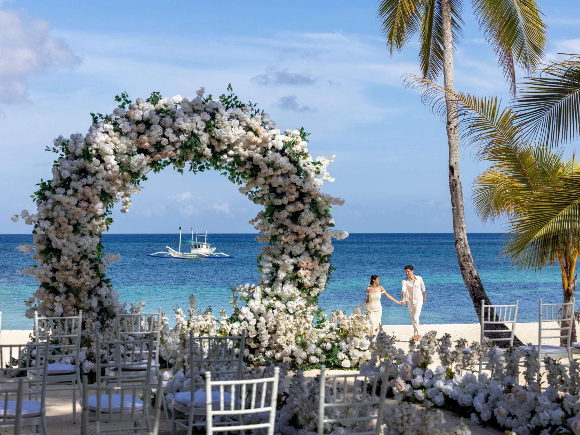 โมเวนปิค รีสอร์ต แอนด์ สปา โบราไกย์ Hotel Yapak ภายนอก รูปภาพ Wedding at Sandals Emerald Reef