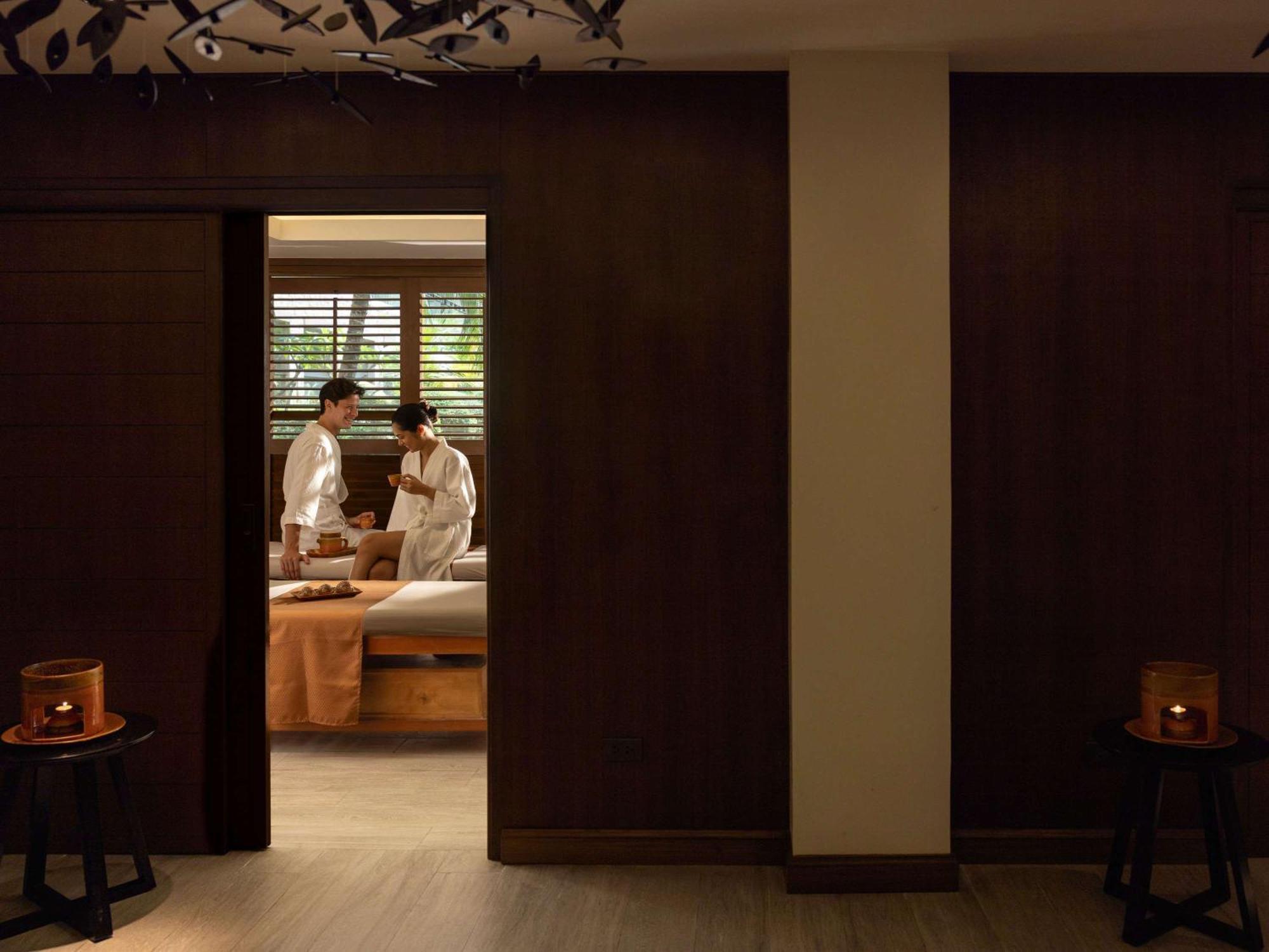 โมเวนปิค รีสอร์ต แอนด์ สปา โบราไกย์ Hotel Yapak ภายนอก รูปภาพ Spa at The Oberoi, Mumbai