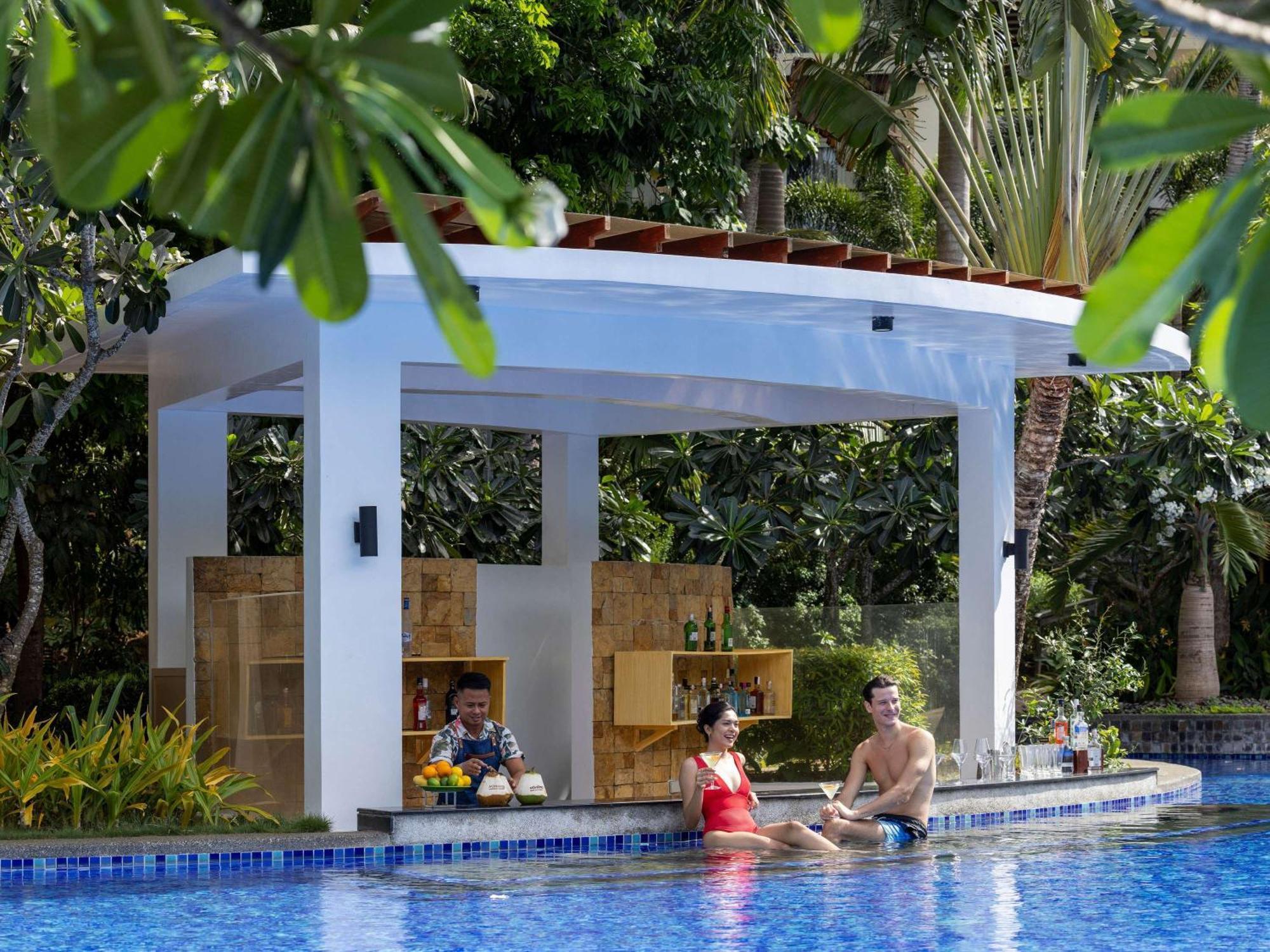 โมเวนปิค รีสอร์ต แอนด์ สปา โบราไกย์ Hotel Yapak ภายนอก รูปภาพ The swimming pool at the resort