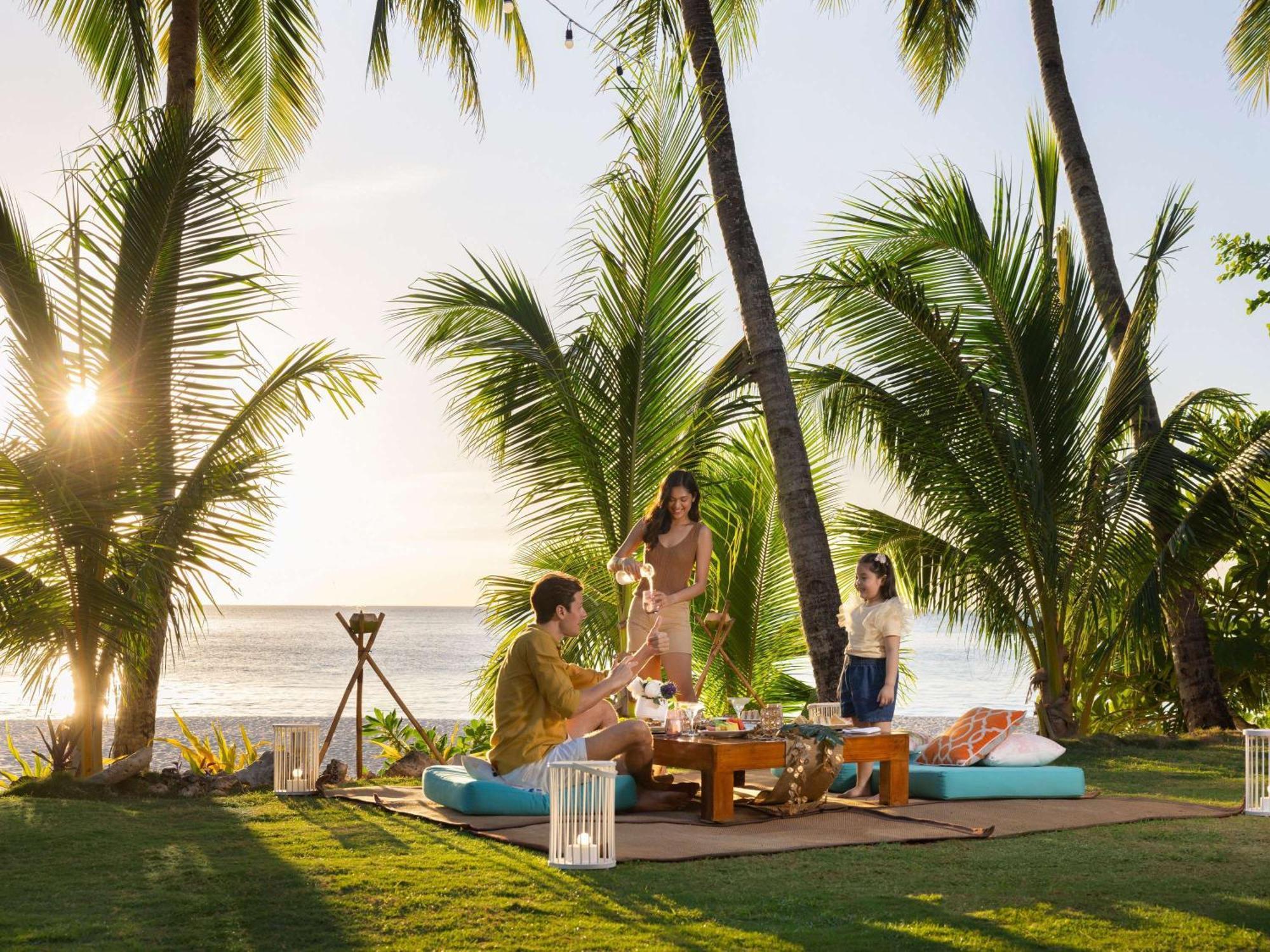 โมเวนปิค รีสอร์ต แอนด์ สปา โบราไกย์ Hotel Yapak ภายนอก รูปภาพ A picnic in Hawaii
